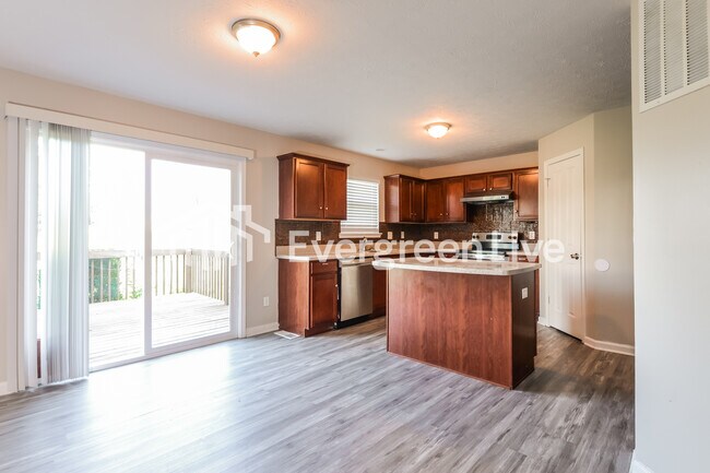 Building Photo - 1120 Sedgehill Ln