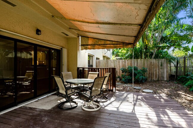 Building Photo - 363 W Camino Real