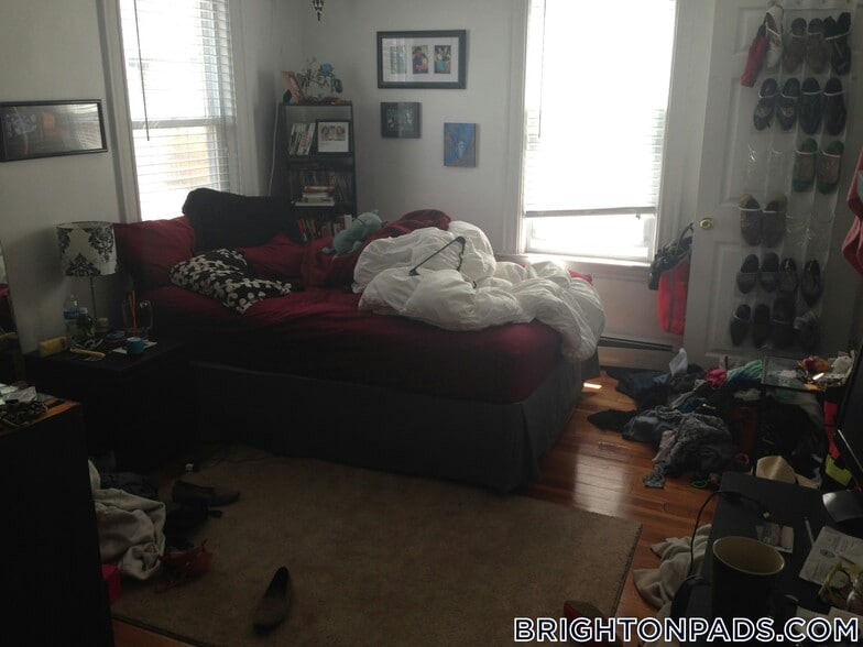 Building Photo - 27 Brackett St