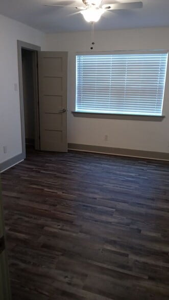 Building Photo - 4633 Fairmount St
