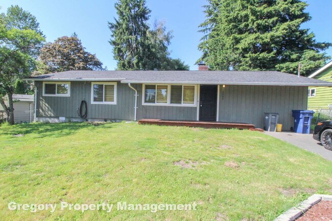 Building Photo - Charming updated 3-Bed/1-Bath Rambler on q...