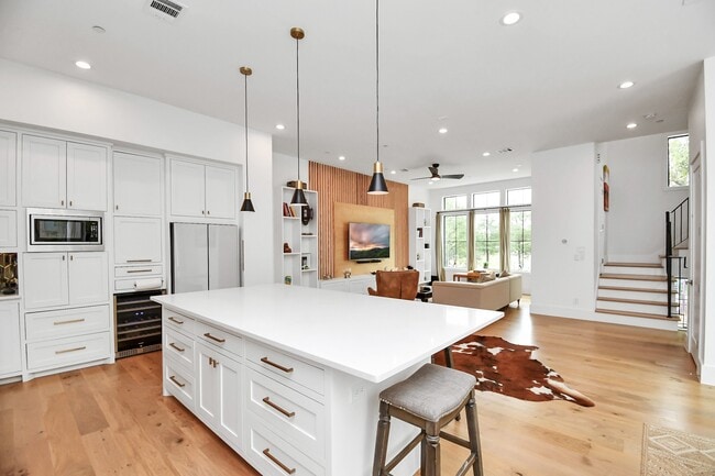 Building Photo - 2303 Yupon St