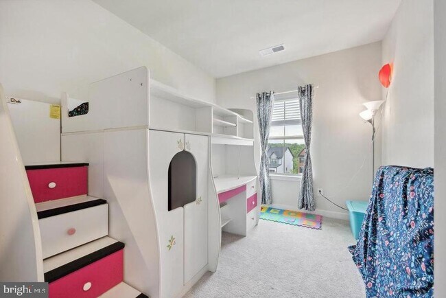 Building Photo - 6070 Fallfish Ct