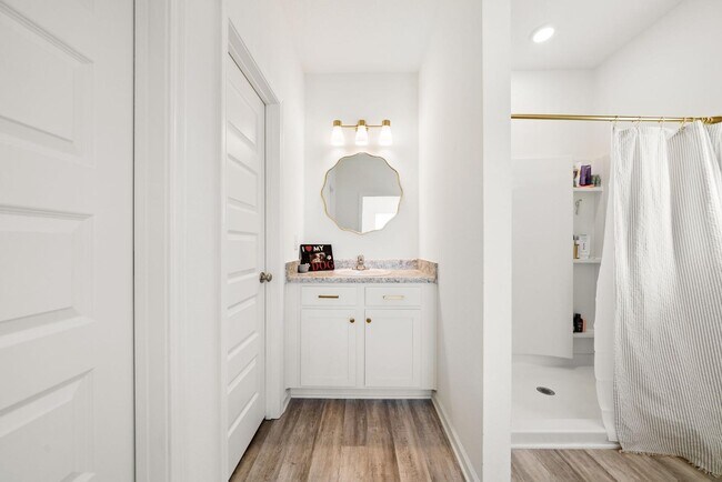 Building Photo - 39 Bluebeech St