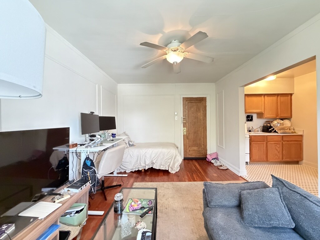 Building Photo - 4531 N Ashland Ave
