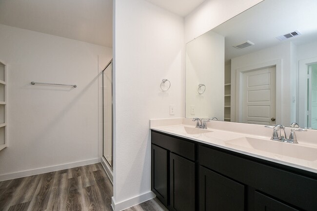 Building Photo - 3024 Crown Gate Dr