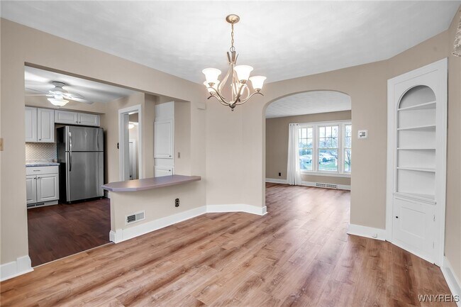 Building Photo - 21 Waverly Ave