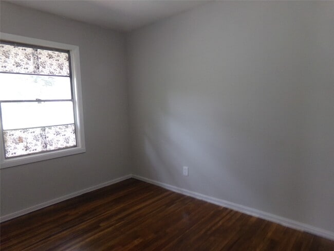 Building Photo - 414 Gardenia St