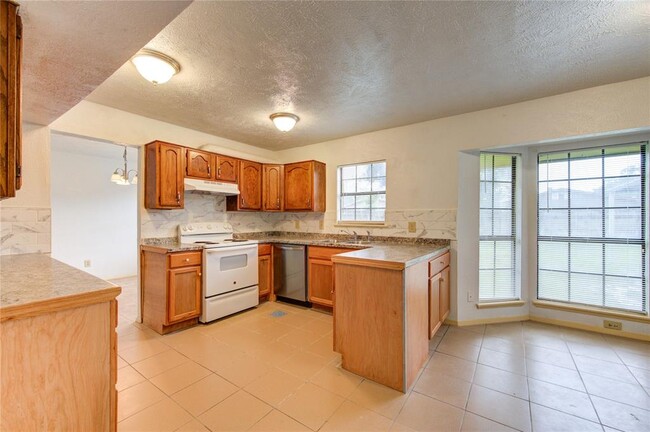 Building Photo - 5811 Mackmiller Dr