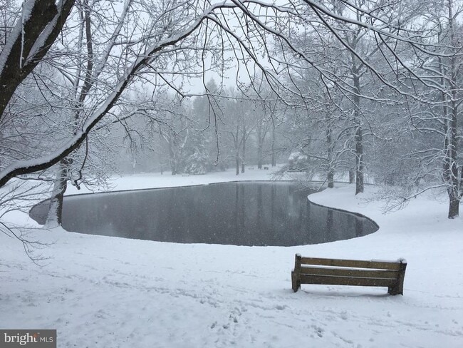 Building Photo - 30 W Abington Ave