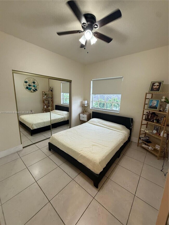 Building Photo - 5660 NW 115th Ct