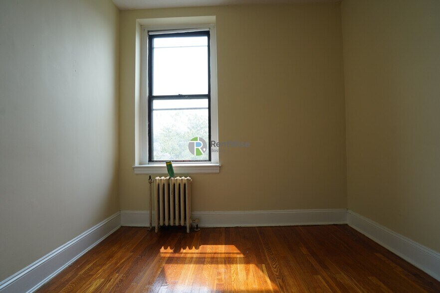 Building Photo - 223 Essex St