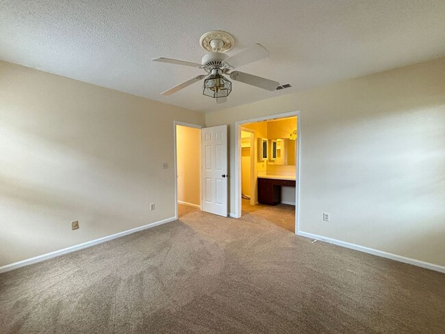 Building Photo - Available now. Freshly renovated! 4/3 Home...