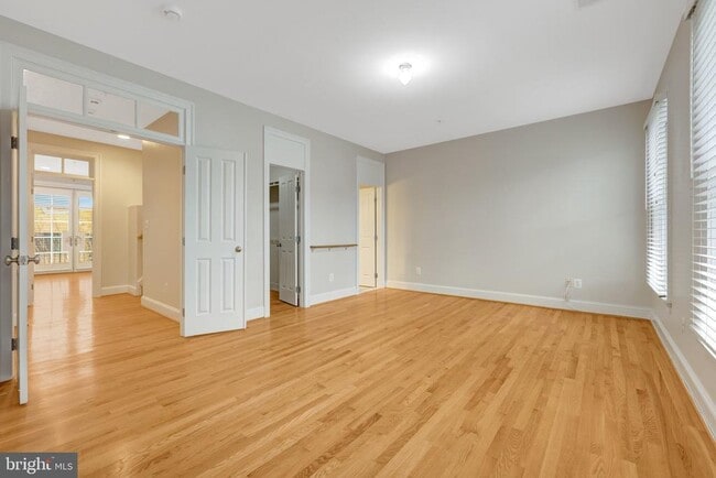 Building Photo - 229 Locust St SE