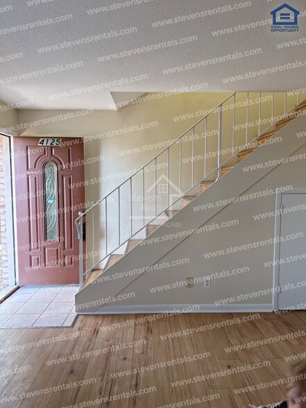 Building Photo - 4125 Wilkesview Dr