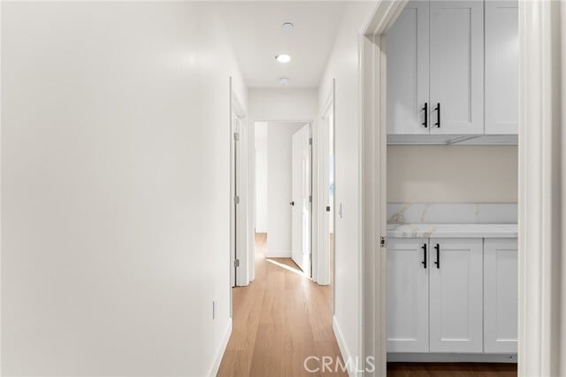 Building Photo - 902 S Hert St