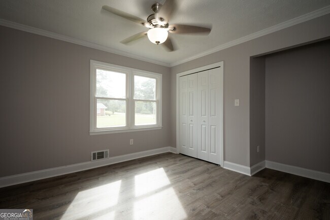 Building Photo - 1030 Carriage Hill Rd
