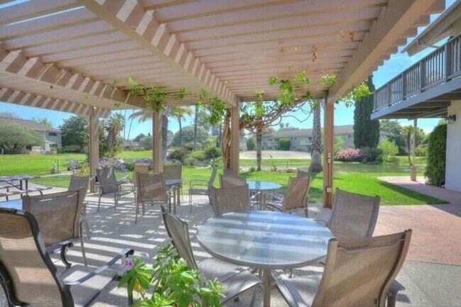 Building Photo - Unfurnished, SENIOR Living at Encina Royale