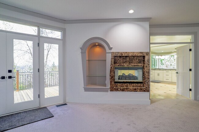 Building Photo - Pete’s Mountain Estate with Mountain Views