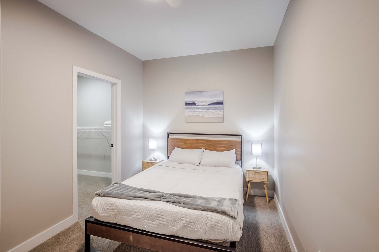 Building Photo - 205 W 4th St