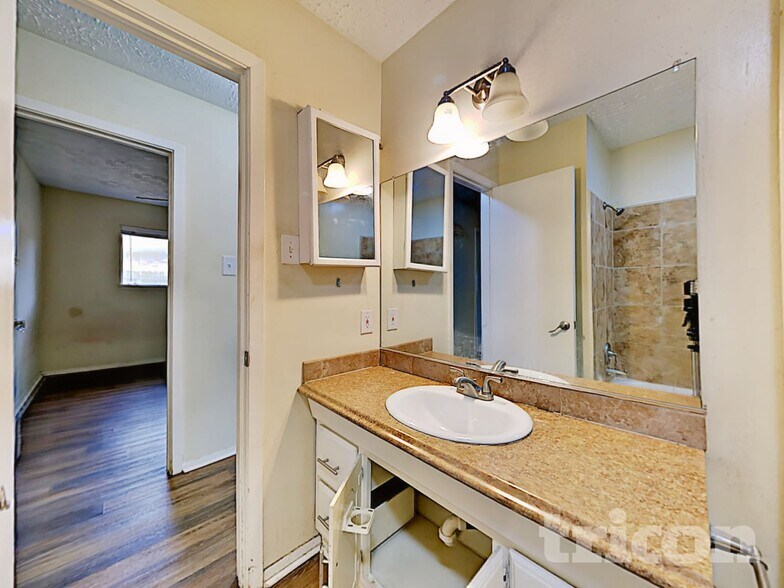 Building Photo - 7331 Millbrae Ln
