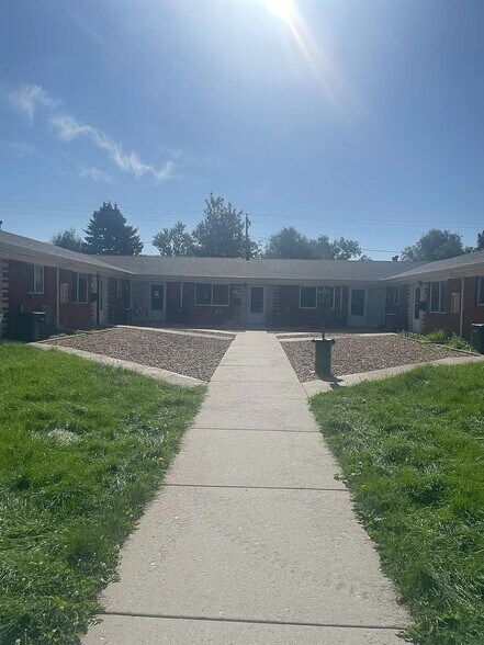 Primary Photo - 4566 Everett St