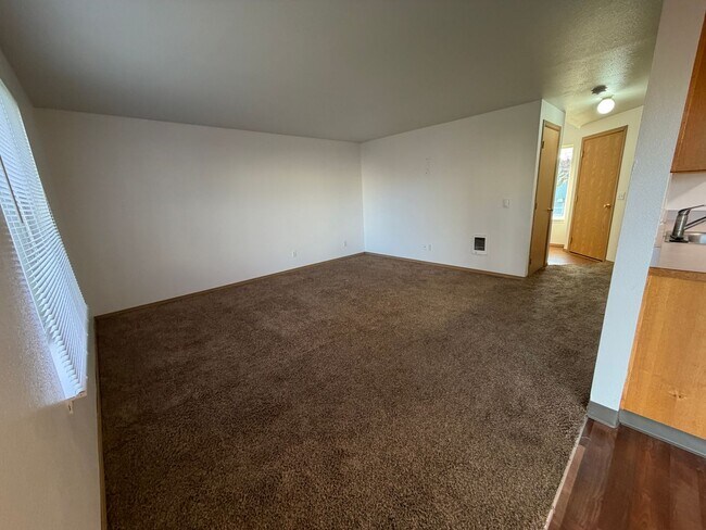 Building Photo - 188