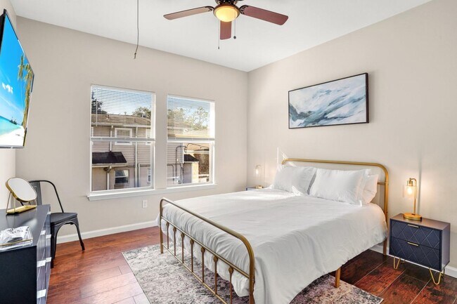 Building Photo - 1516 S Adams St