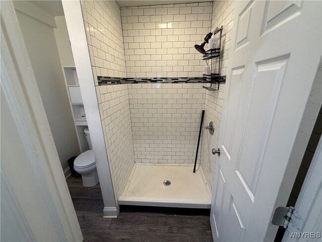 Building Photo - 193 Vermont St