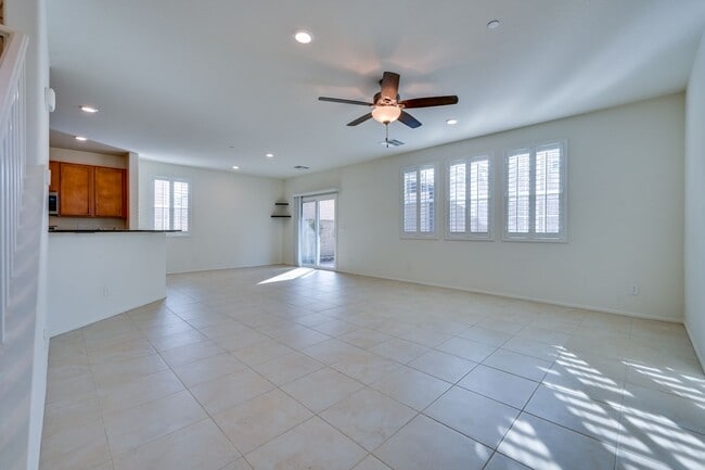 Building Photo - Green Valley!! Gated!! 4 Bedrooms!! Bed & Bath Downstairs!!  TANKLESS WATER HEATER!!! Covered pat...