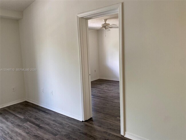 Building Photo - 4177 N Haverhill Rd