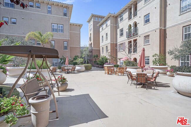 Building Photo - 13080 Pacific Promenade