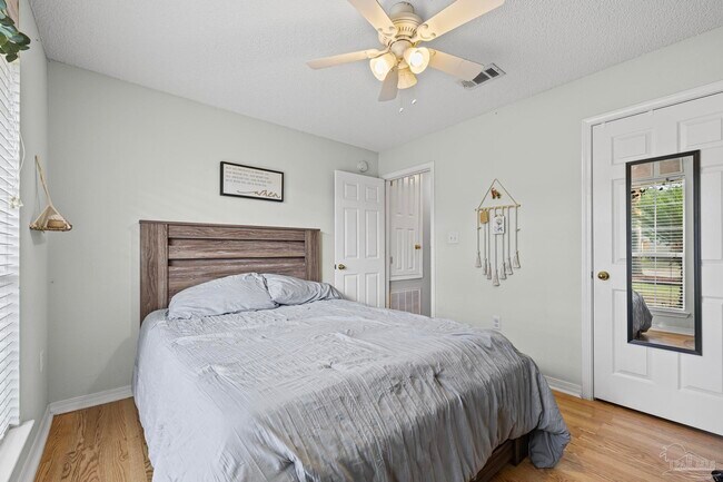 Building Photo - 8092 Hartington Dr