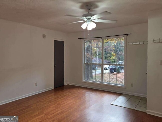 Building Photo - 4751 Valley Dale Dr SW