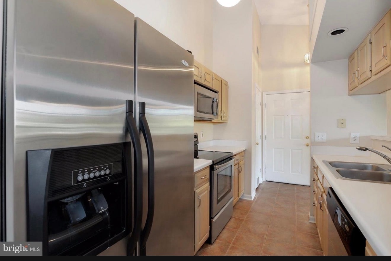 Building Photo - 13100 Briarcliff Terrace