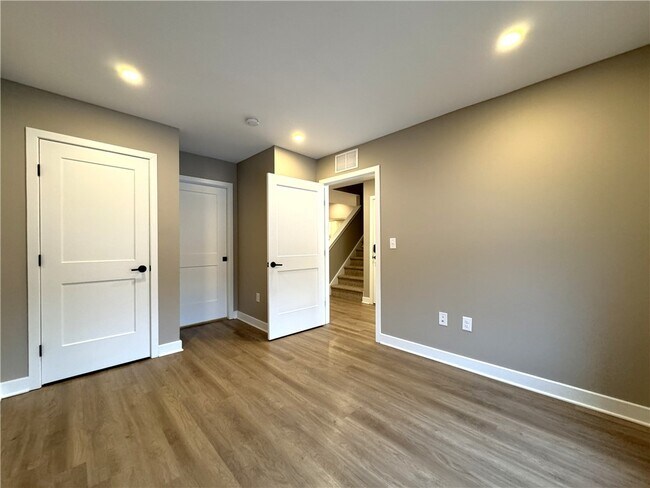 Building Photo - 593 Championship Dr