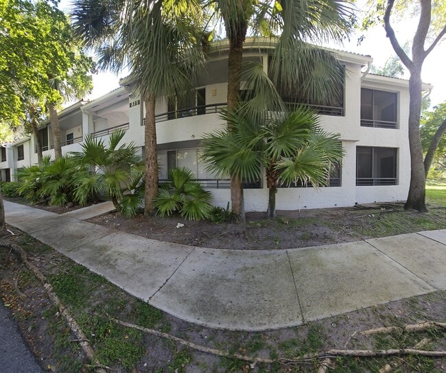 Building Photo - 811 Lyons Rd