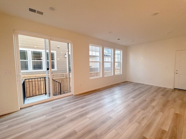 Building Photo - 6278 N Nepal Ct