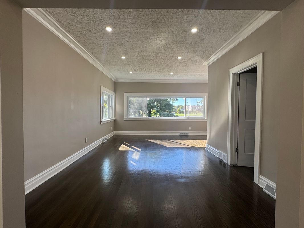 Building Photo - 2704 W 15th Ave