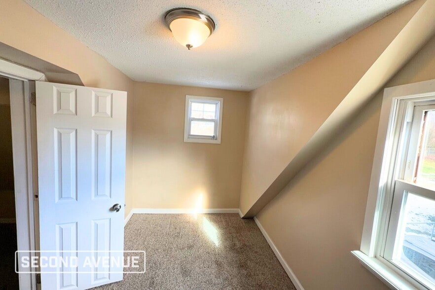 Building Photo - 3700 Coronado Dr