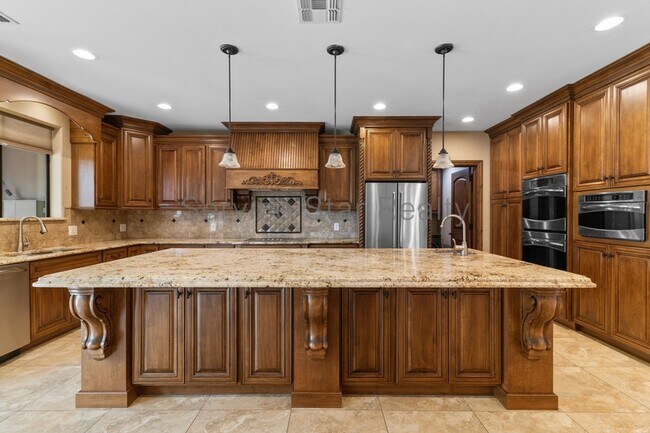 Building Photo - 6540 E Wildcat Dr