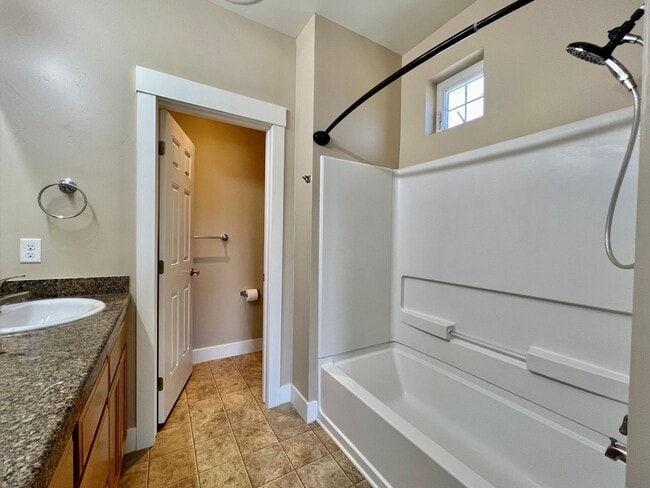 Building Photo - Townhome at Enclave for Rent in Rifle