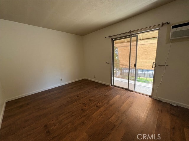 Building Photo - 1123 E La Deney Ct