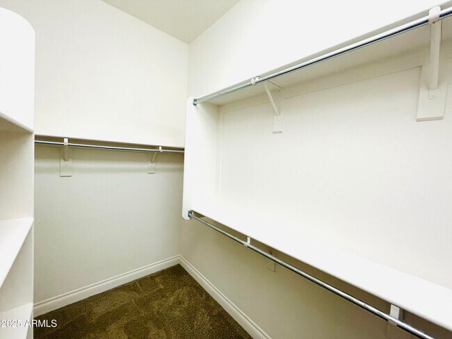 Building Photo - 3104 E Wildhorse Ct