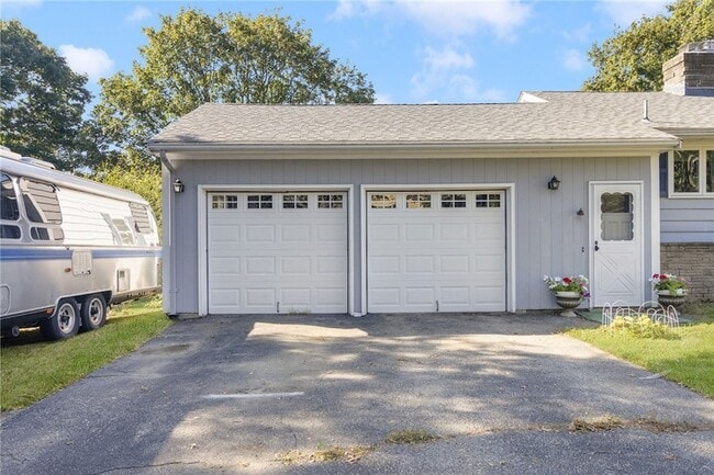 Building Photo - 27 Westwood Dr