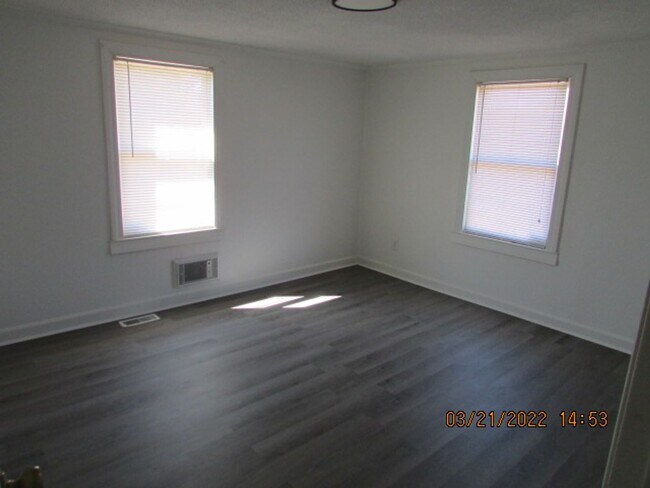 Building Photo - Lake View, Close to Shaw AFB!