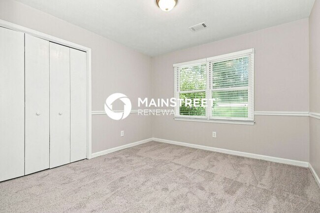 Building Photo - 3 Bedroom Pet-Friendly Home in Conyers, GA with Main Street Renewal
