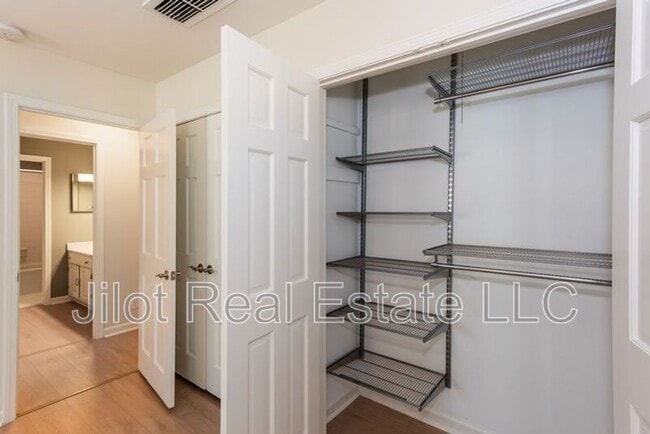 Building Photo - 1647 Executive Park Ln NE