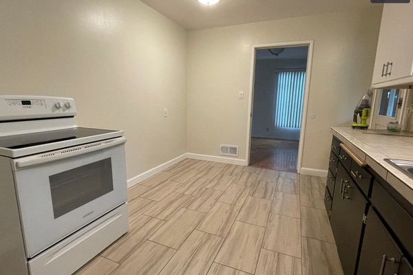 Building Photo - 4021 Fairway Ave