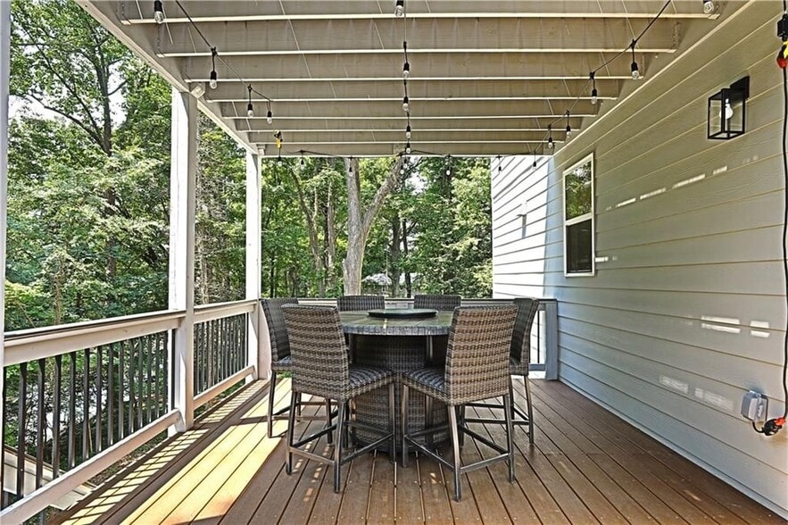 Building Photo - 2125 Clay Rd SW